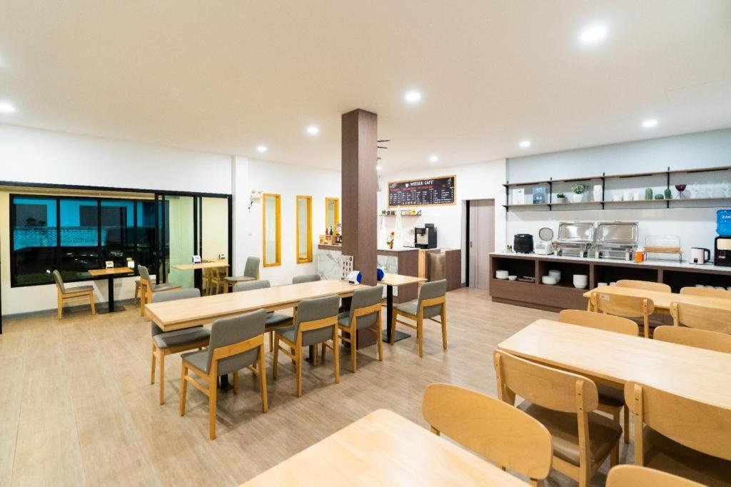 Meesuk Chiangrai Hotel Чианграй Экстерьер фото